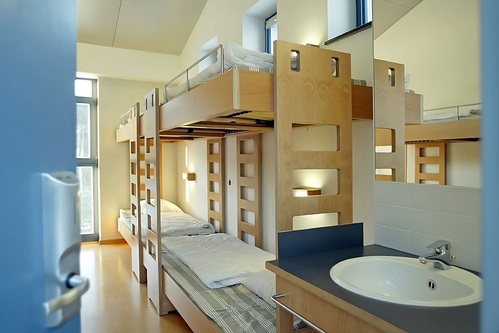 Youth hostel Lultzhausen - room