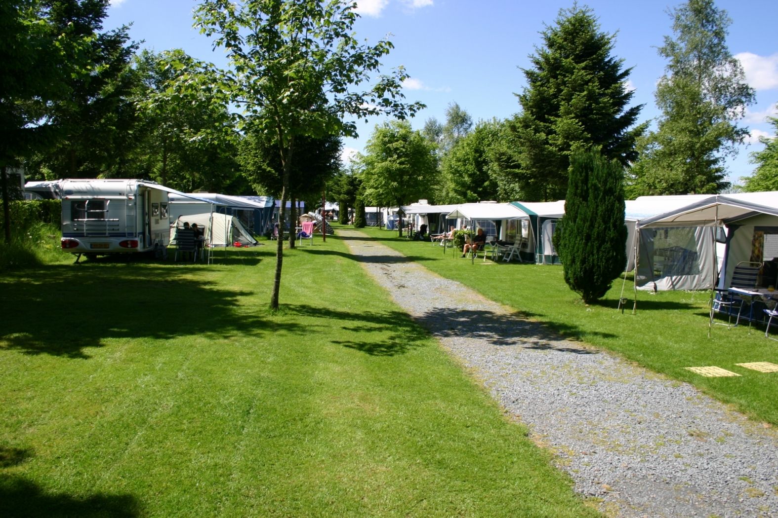 Camping Um Bierg