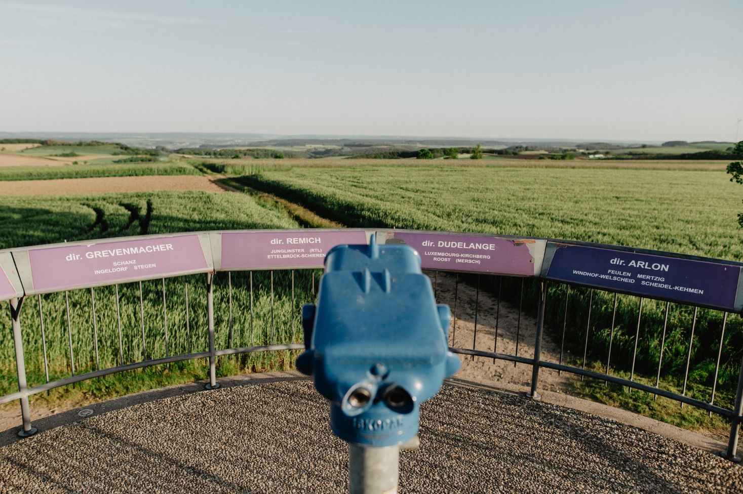 Aussicht vom Aussichtspunkt Napoleonsknäppchen über die Landschaft in Bourscheid.