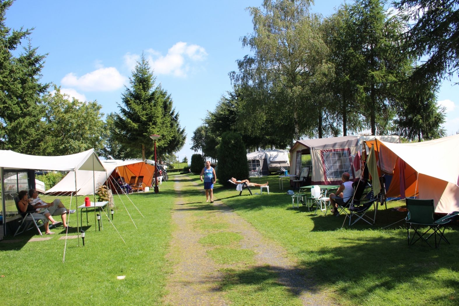 Camping Um Bierg